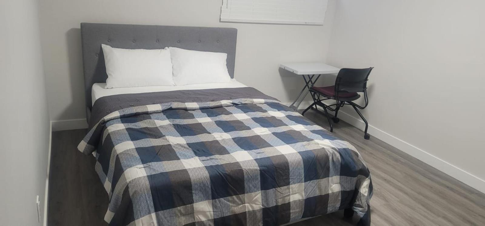 Apartment A Cozy Away From At South East Calgary